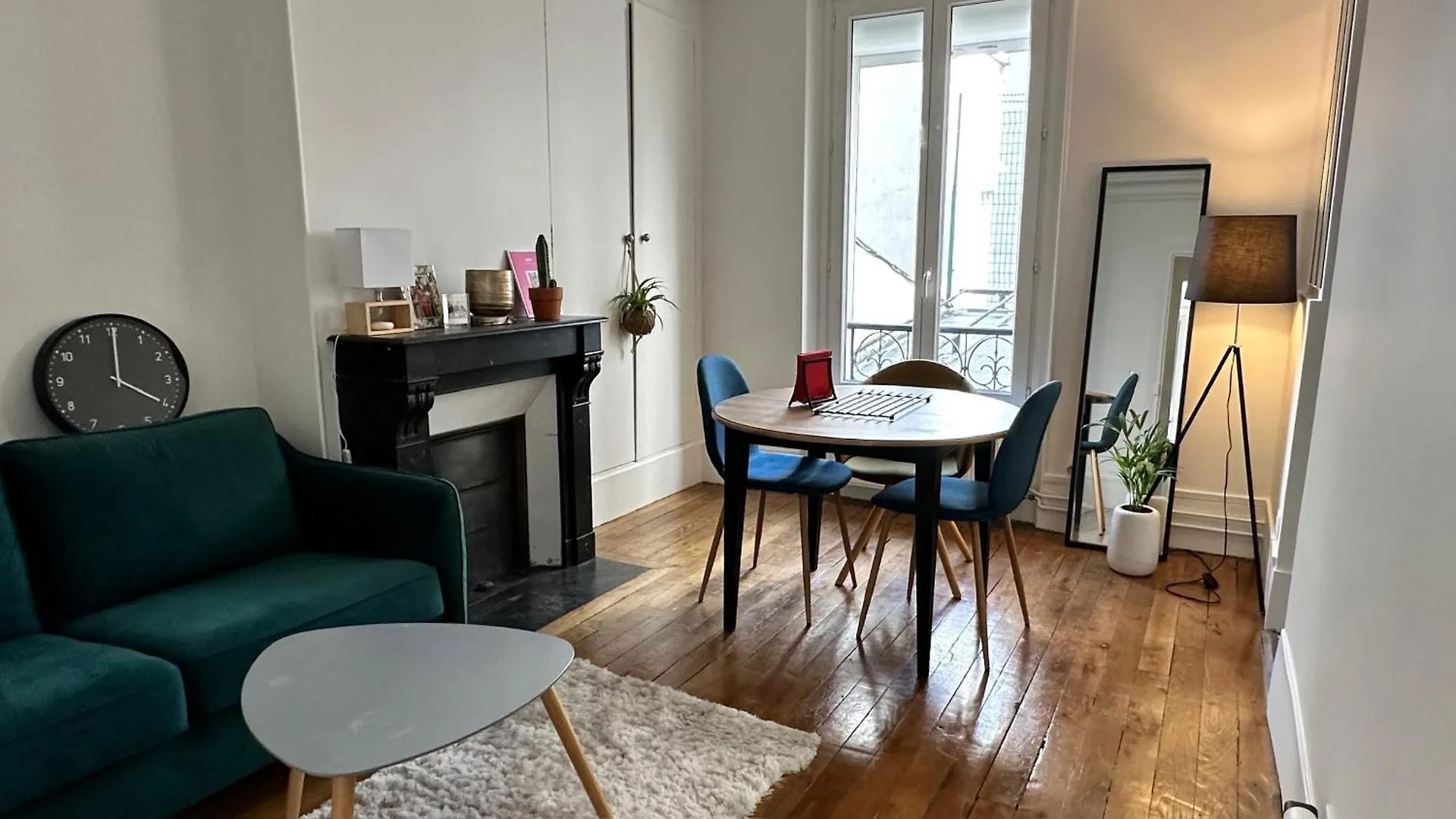 Appartement Cosy A Montmartre contacts